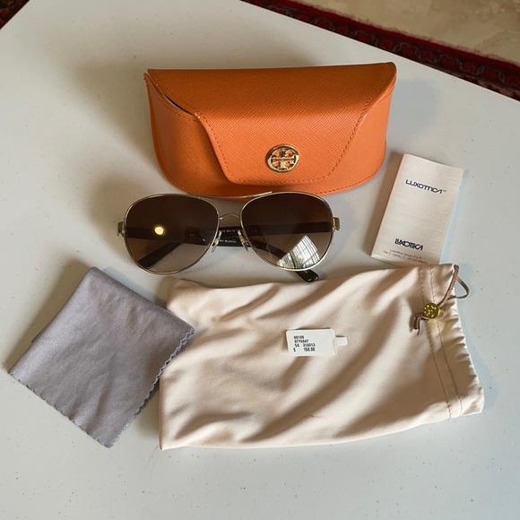 Tory Burch Sunglasses main image 4